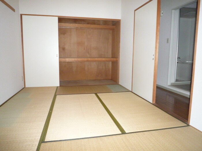 物件内観写真13　(収納)