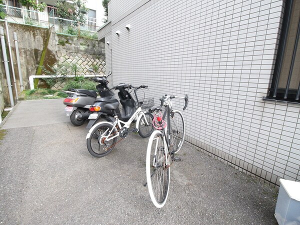 バイク置き場