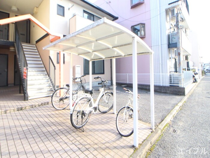 物件外観写真3　(駐輪場)