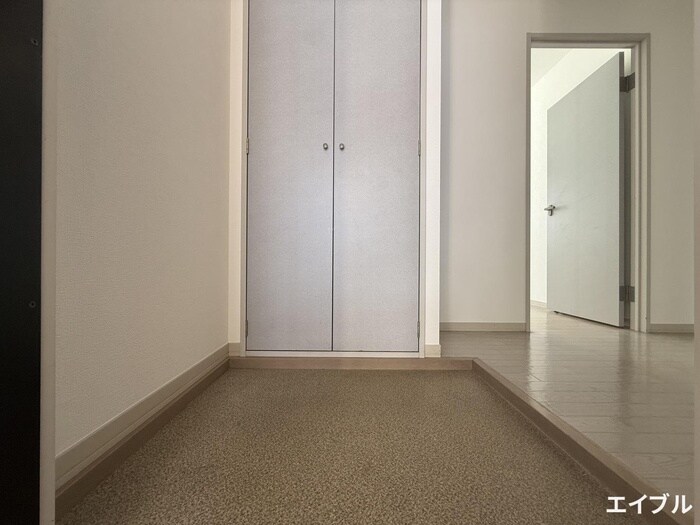 物件内観写真17　(玄関)