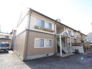 瀬野ハイライフタウンB棟外観写真