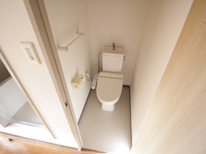 物件内観写真8　(トイレ)