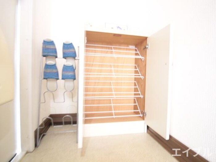 物件内観写真15　(靴箱)