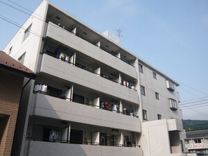 メゾン粟屋外観写真