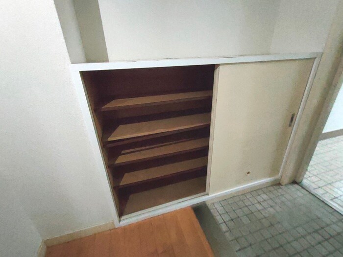 物件内観写真10　(靴箱)