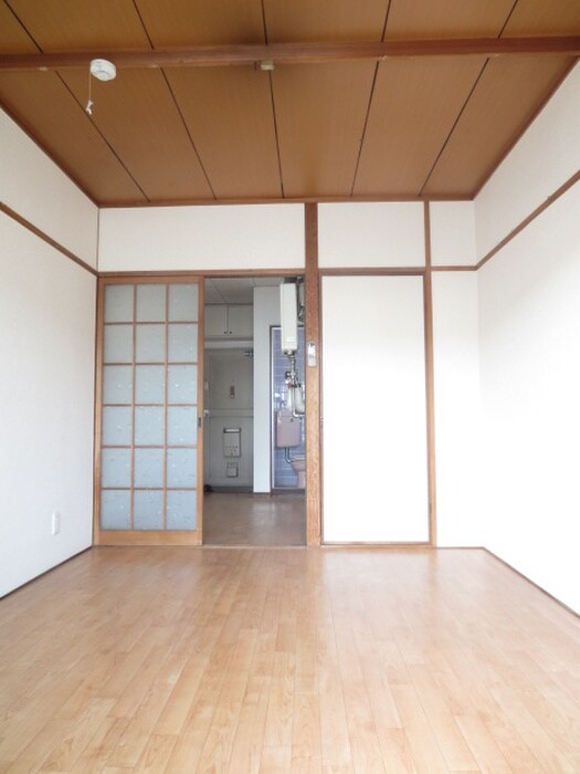 物件内観写真4　(居室)