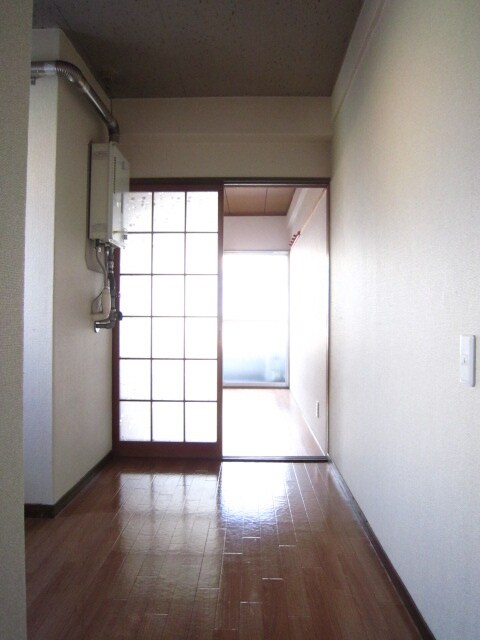 物件内観写真13　(廊下)