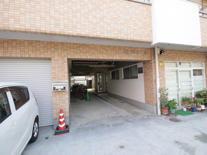 物件外観写真2　(エントランス部分)