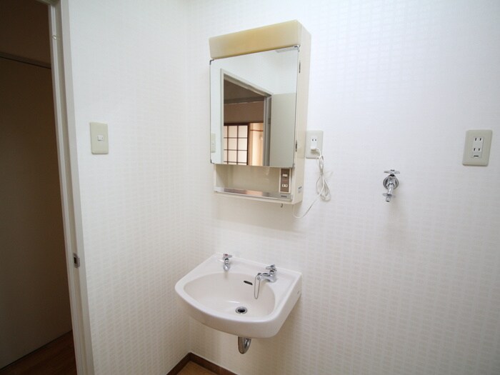 物件内観写真11　(洗面)