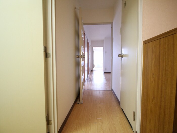 物件内観写真22　(廊下)