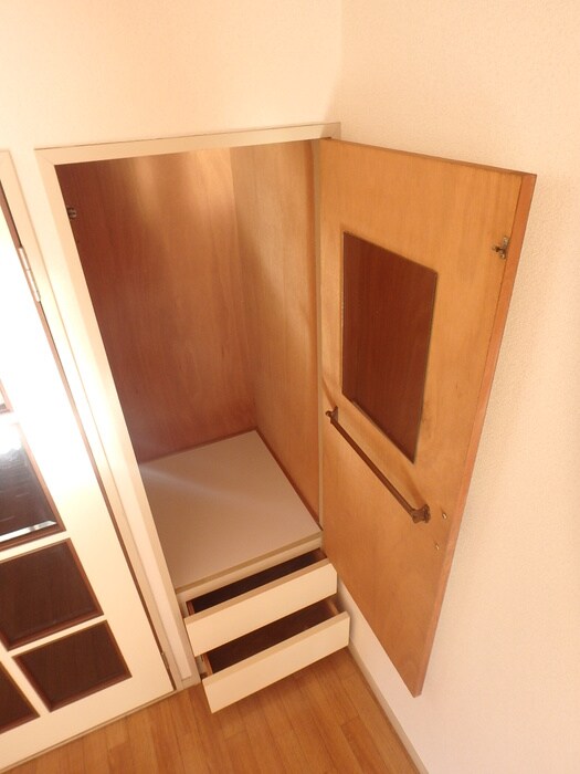 物件内観写真12　(収納)