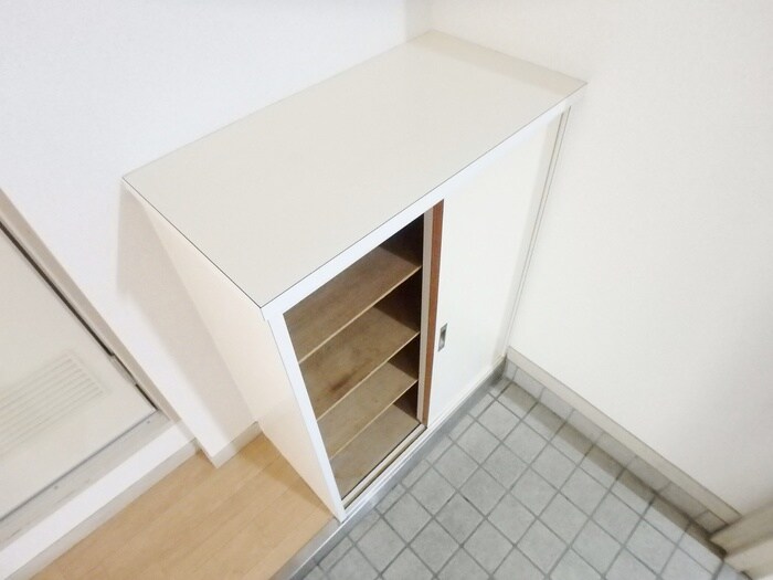 物件内観写真12　(玄関)