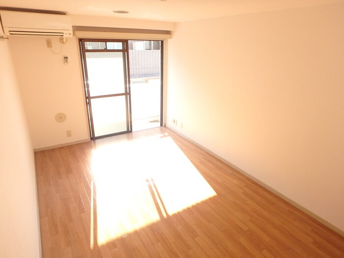 物件内観写真14　(室内からの展望)