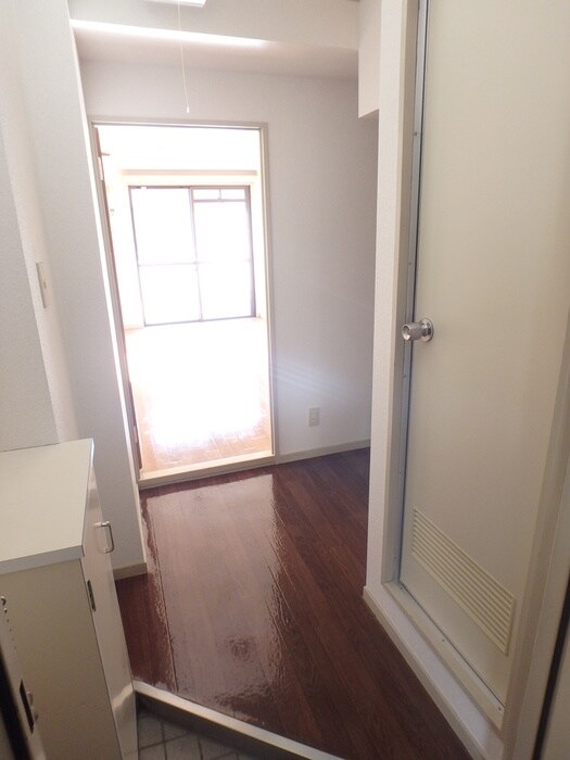 物件内観写真15　(玄関)
