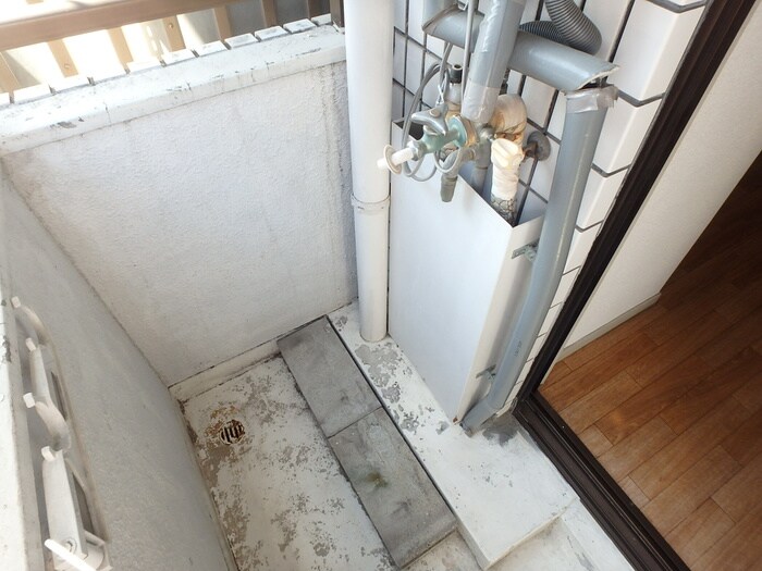 物件内観写真15　(洗濯機置場)