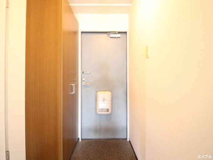物件内観写真16　(玄関)
