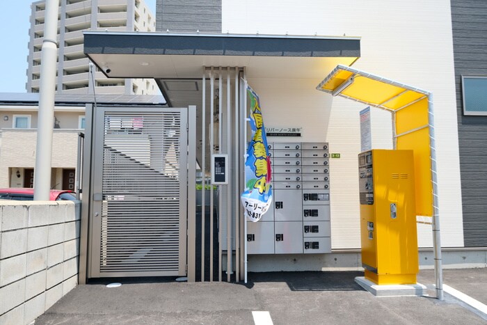 物件外観写真2　(エントランス部分)