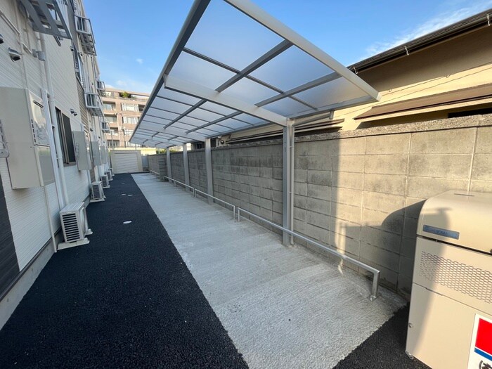 物件外観写真3　(駐輪場)