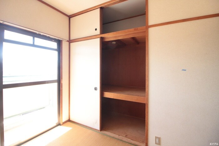 物件内観写真12　(収納)