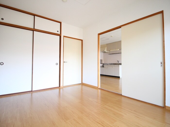 物件内観写真9　(居室)