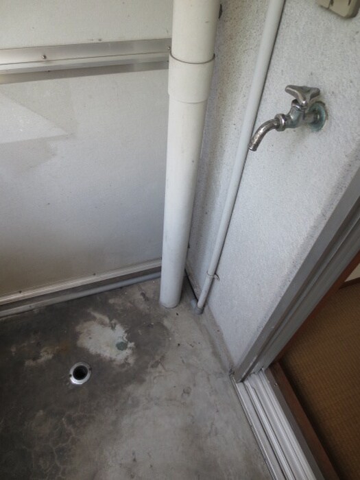 物件内観写真14　(洗濯機置場)