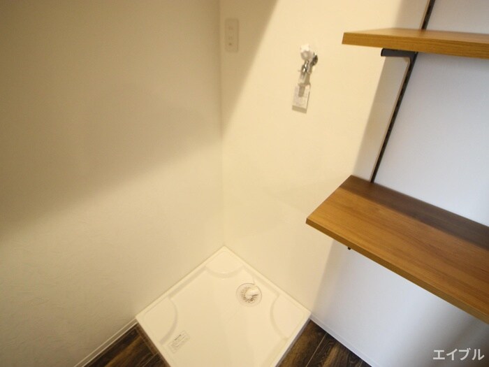 物件内観写真11　(洗濯機置場)