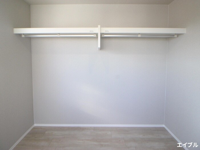 物件内観写真12　(収納)