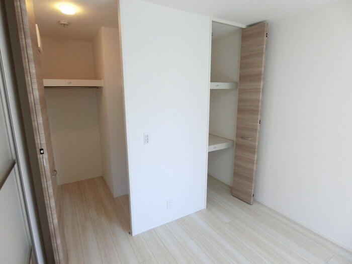 物件内観写真12　(収納)