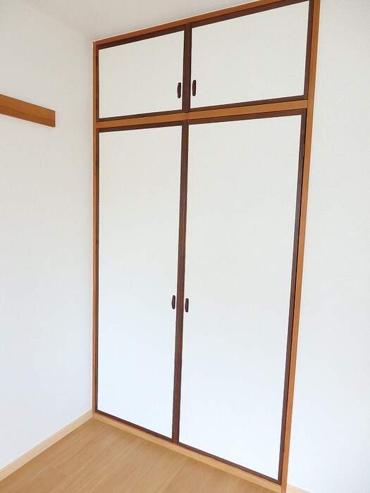 物件内観写真12　(収納)