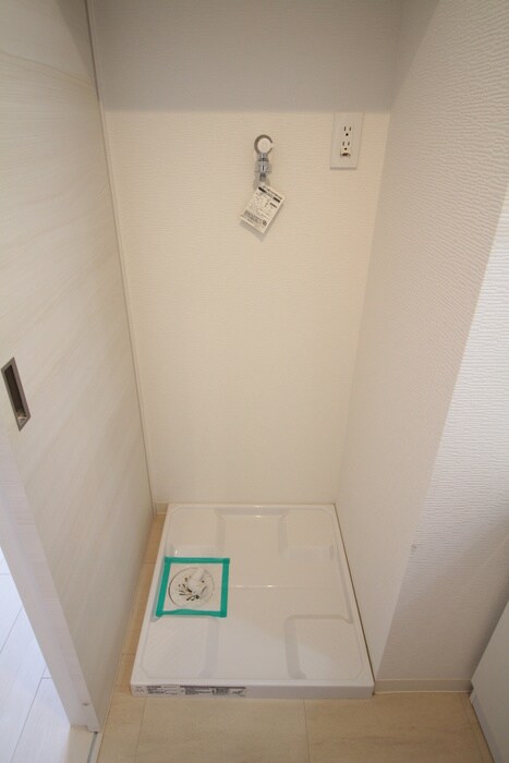 物件内観写真16　(洗濯機置場)