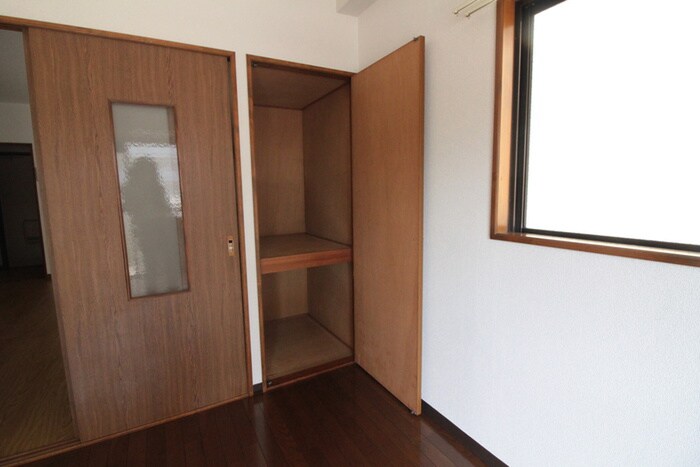 物件内観写真12　(収納)