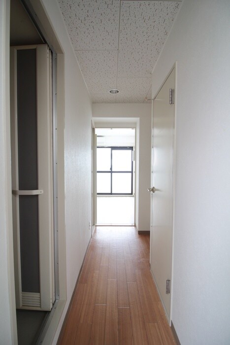 物件内観写真20　(廊下)