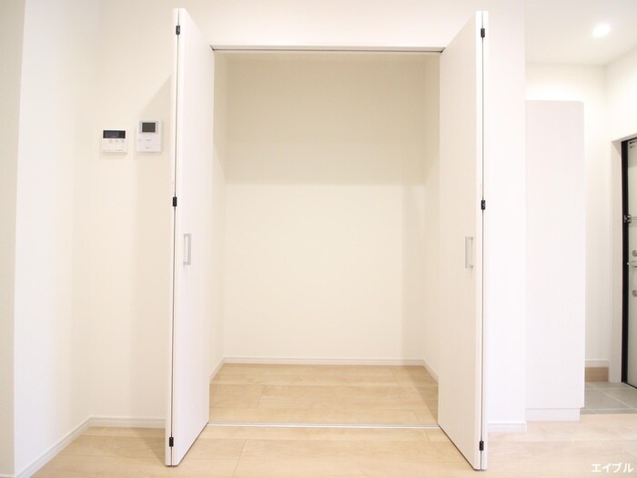 物件内観写真12　(収納)