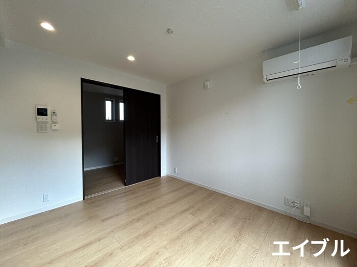 物件内観写真8　(居室)