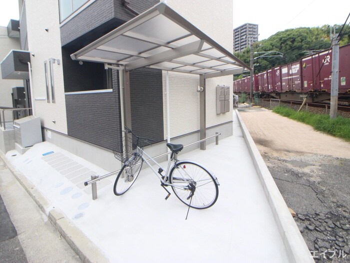 物件外観写真6　(駐輪場)