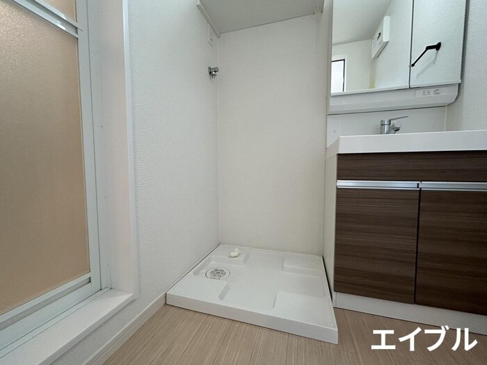 物件内観写真14　(洗濯機置場)