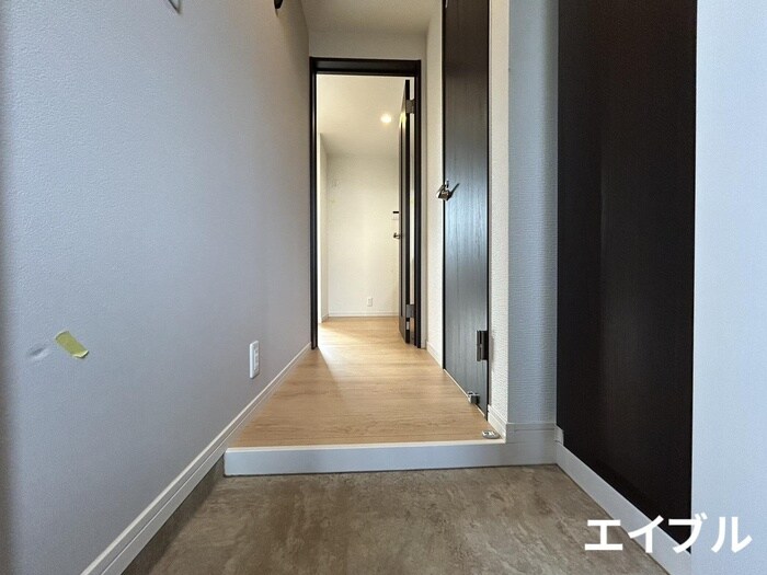 物件内観写真16　(玄関)