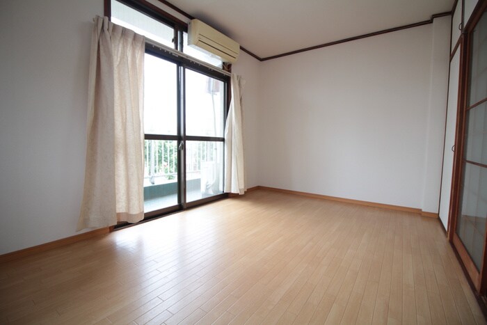 物件内観写真4　(居室)