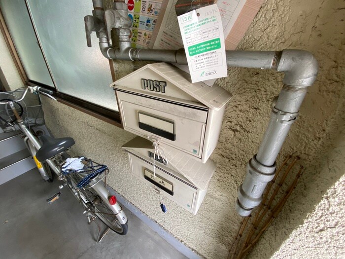 物件外観写真3　(バイク置き場)