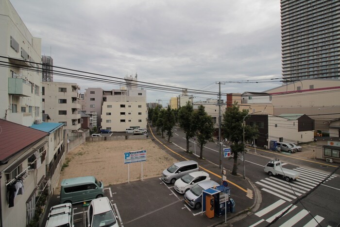 物件内観写真12　(室内からの展望)