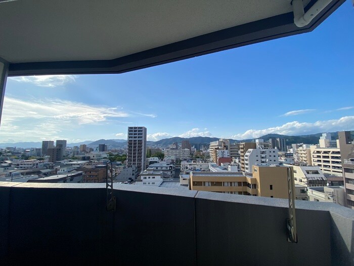 物件内観写真12　(室内からの展望)