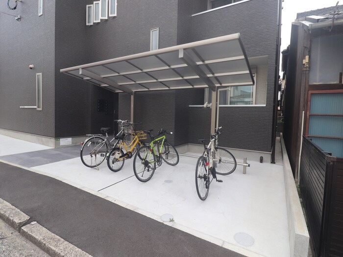 物件外観写真6　(駐輪場)