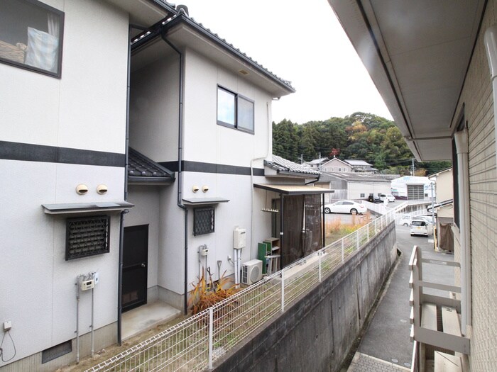 物件内観写真16　(玄関)