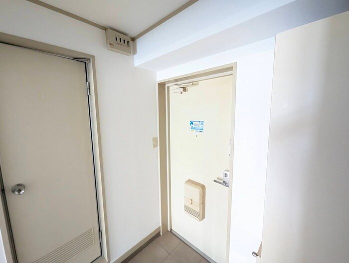 物件内観写真12　(玄関)