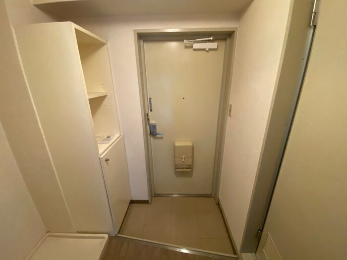 物件内観写真14　(玄関)