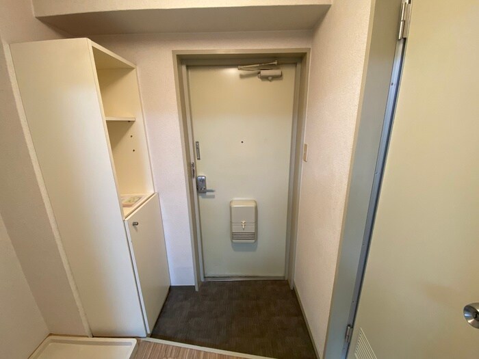 物件内観写真14　(玄関)