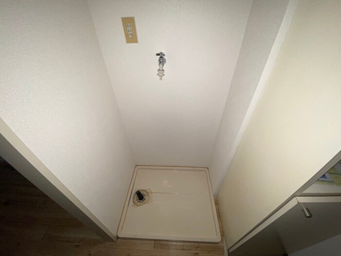 物件内観写真14　(洗濯機置場)