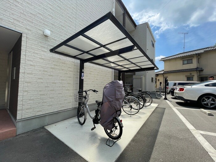 物件外観写真6　(駐輪場)