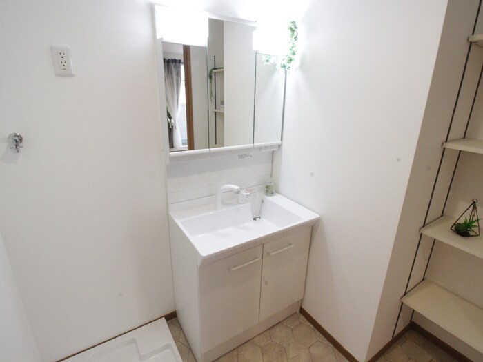 物件内観写真11　(洗面)