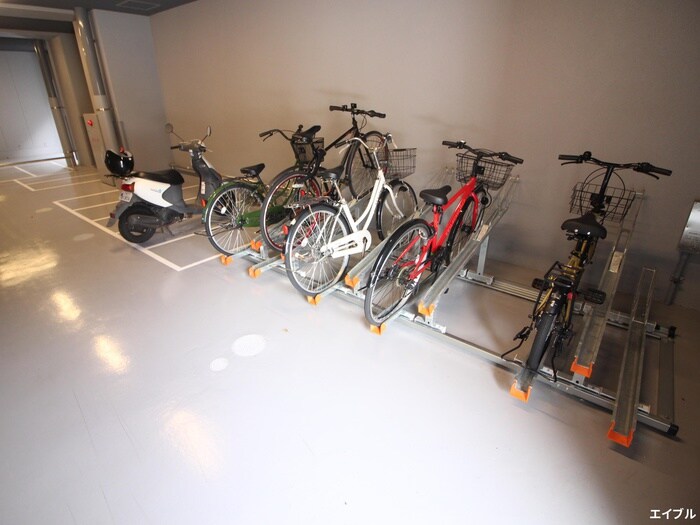 物件外観写真5　(駐輪場)